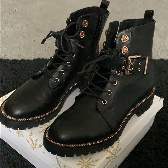 asos design armour chain lace up boots in black